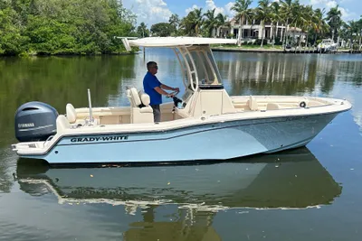 Grady-White Fisherman 216