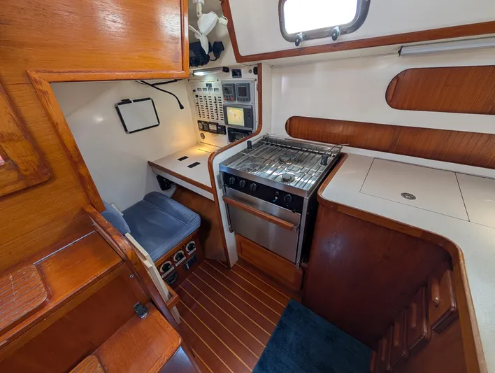 Juniper Yacht Photos Pics 