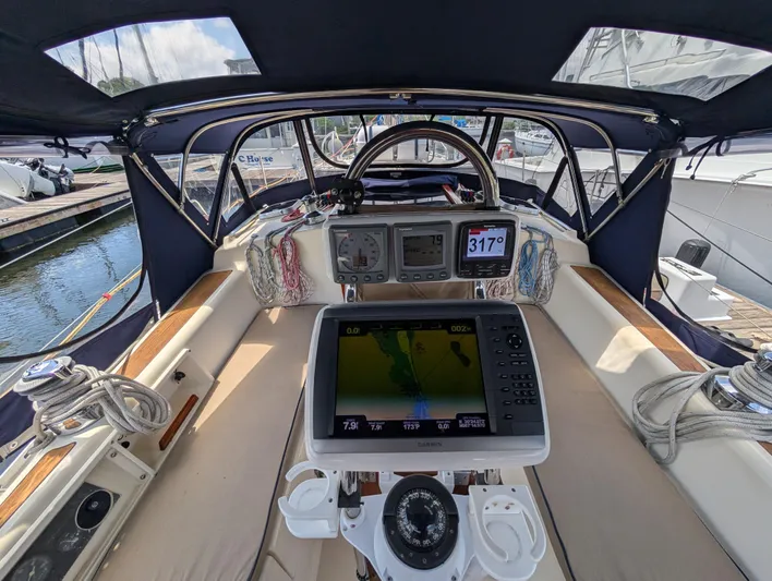 Juniper Yacht Photos Pics 