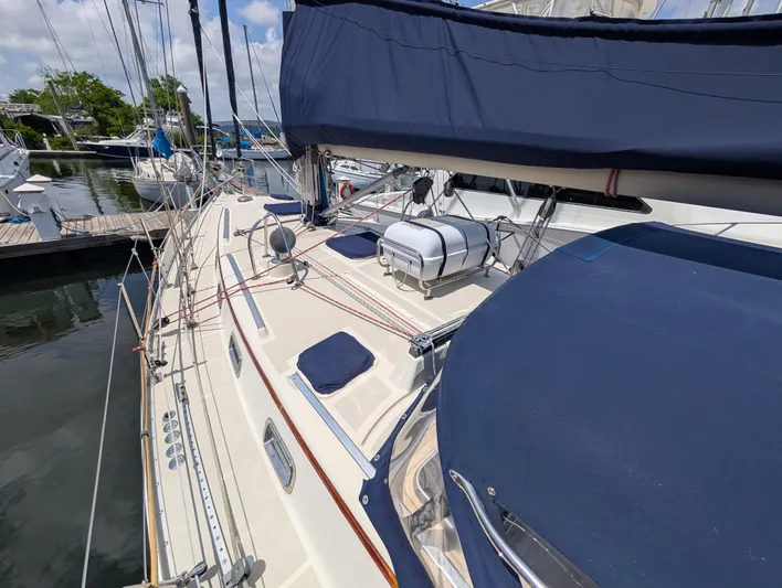 Juniper Yacht Photos Pics 