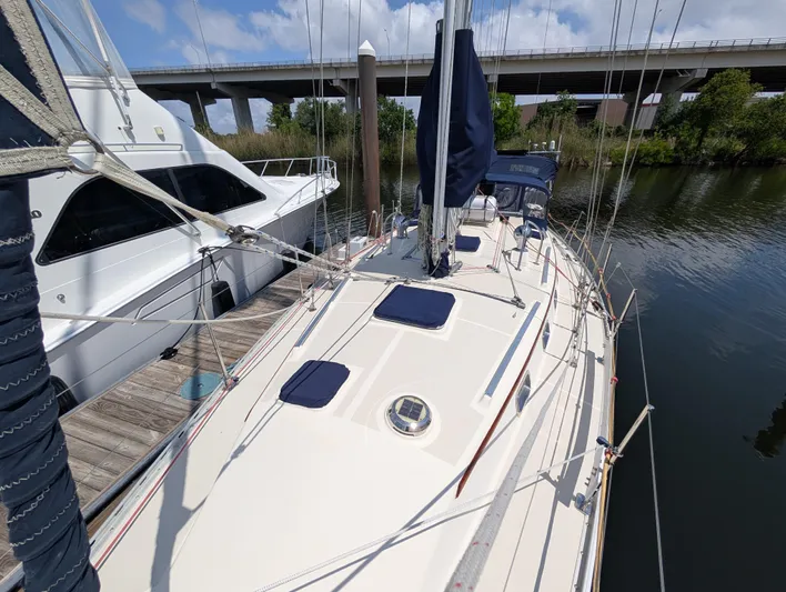 Juniper Yacht Photos Pics 