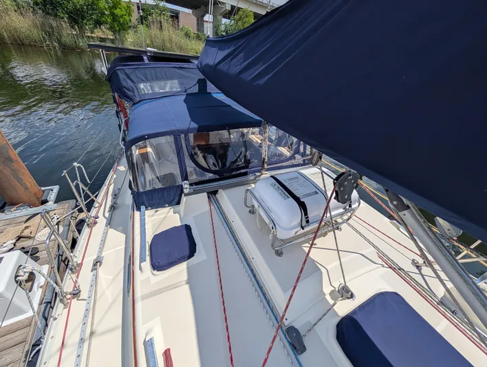 Juniper Yacht Photos Pics 