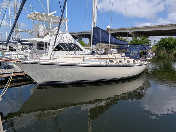 Juniper Yacht Photos Pics 