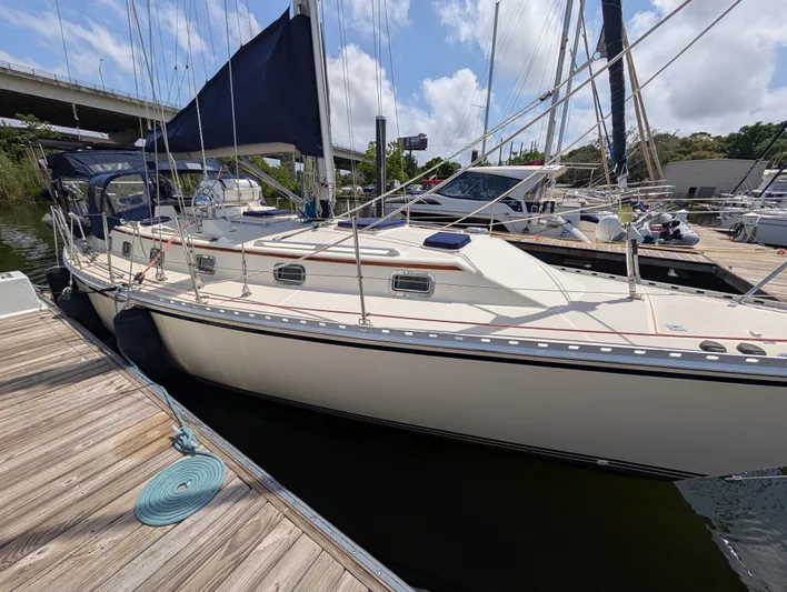 Juniper Yacht Photos Pics 