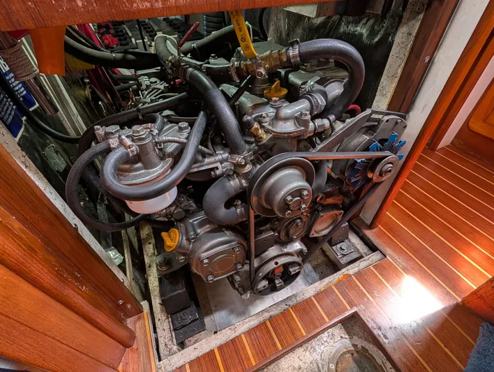 Juniper Yacht Photos Pics 