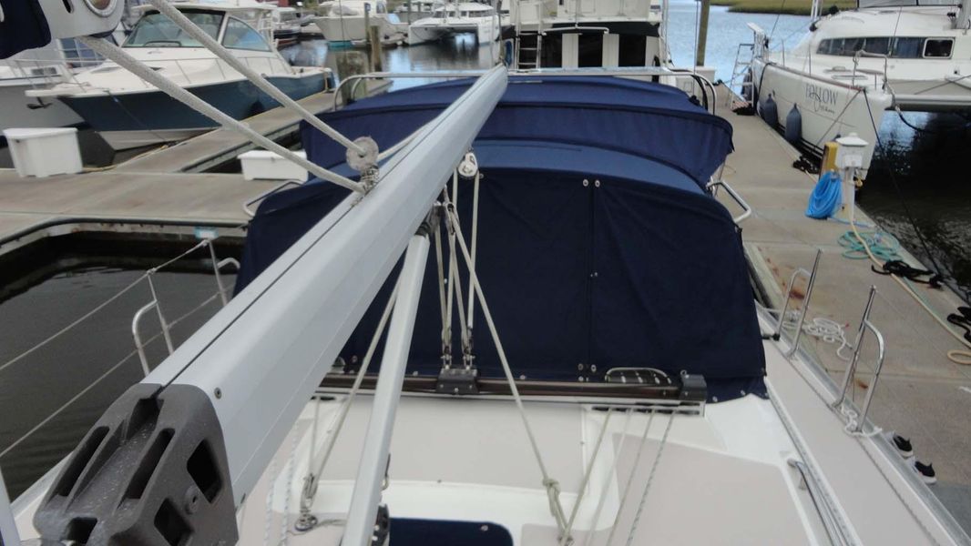 2012 Catalina 385