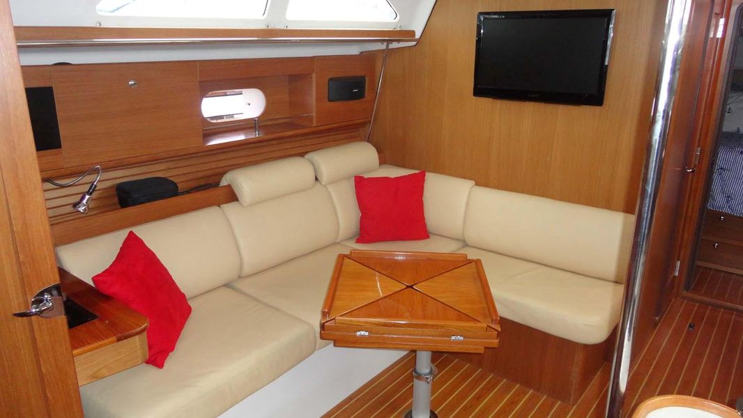 2012 Catalina 385