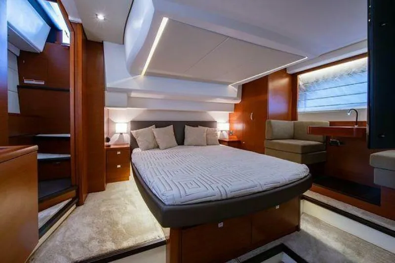 Magpie III Yacht Photos Pics Master Stateroom