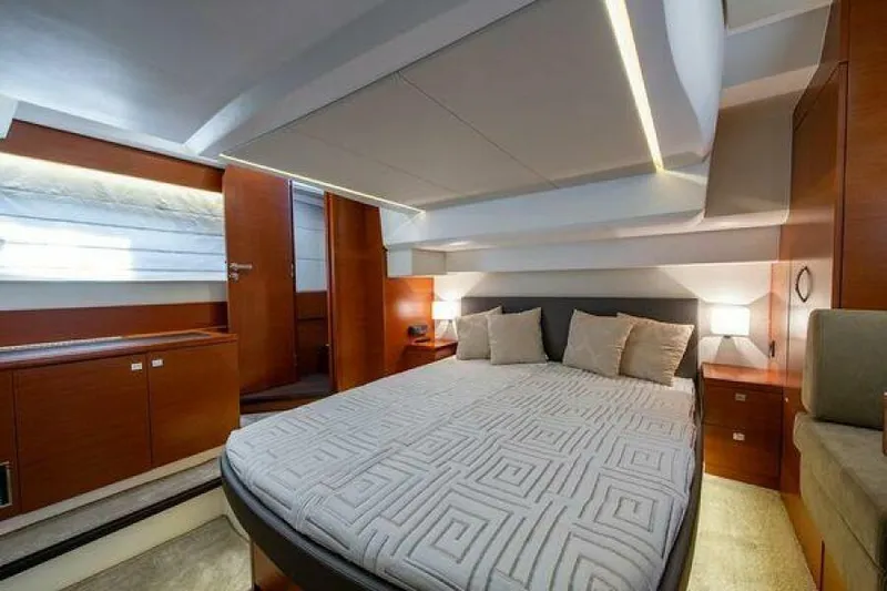 Magpie III Yacht Photos Pics Master Stateroom