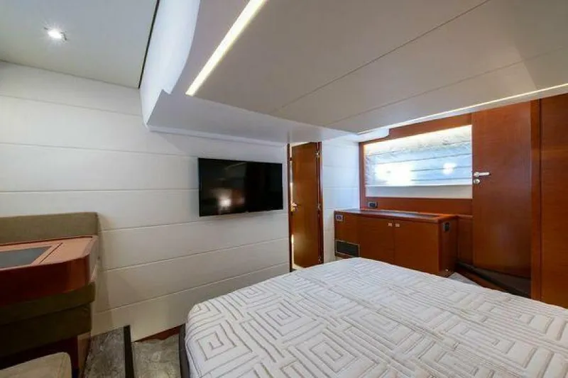 Magpie III Yacht Photos Pics Master Stateroom