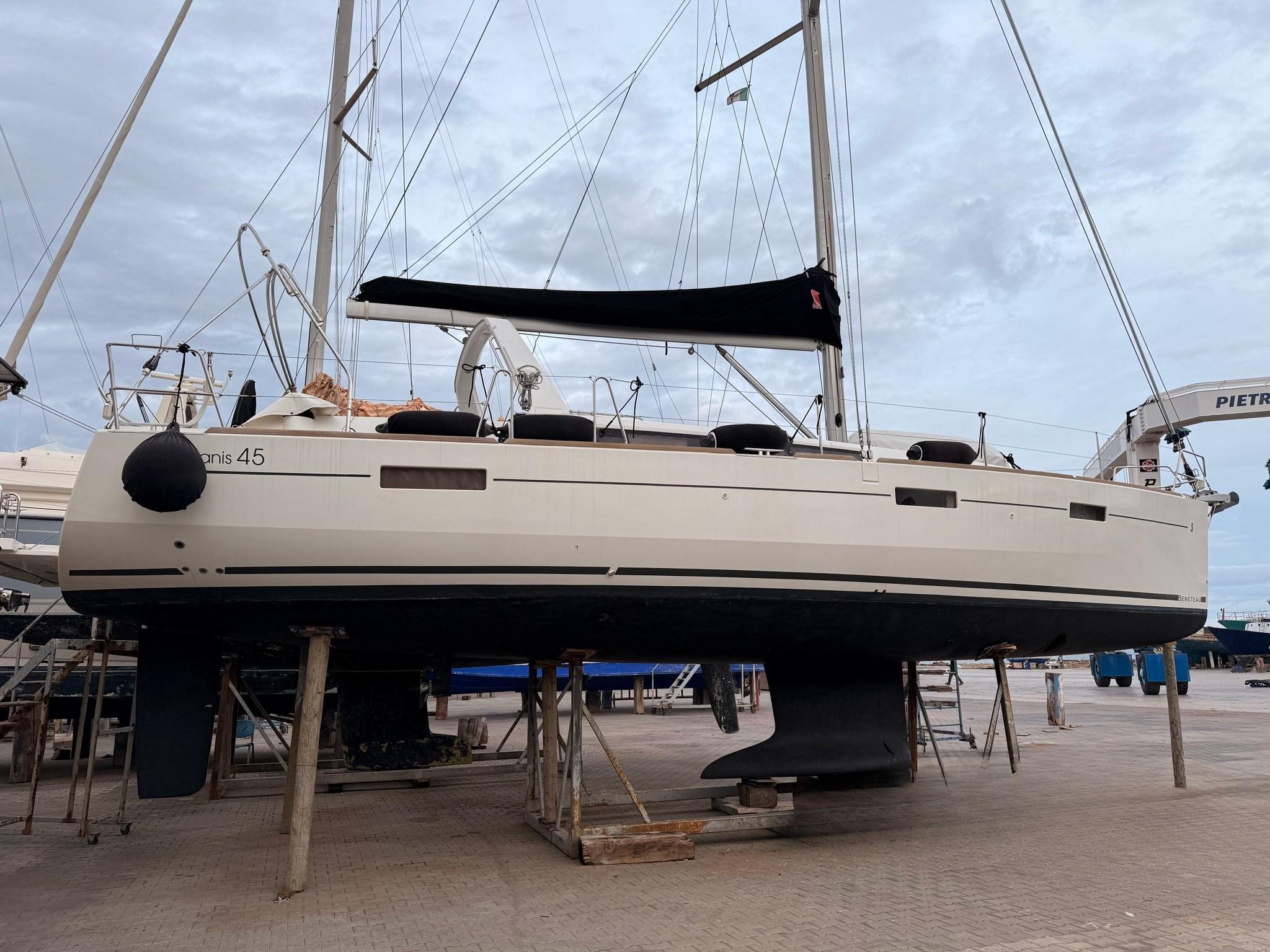 2014 Beneteau Oceanis 45