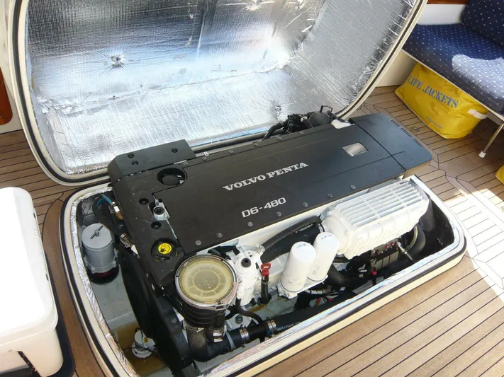 Courage Yacht Photos Pics Volvo Penta D6-480 engine in 1998 Hinckley 36 Classic yacht, open engine compartment.