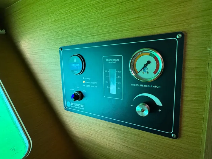  Yacht Photos Pics Control panel on 2017 Lagoon 450 F yacht, featuring pressure regulator and production indicators.