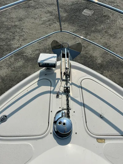  Yacht Photos Pics Bow of 2007 Sea Ray 52 Sundancer yacht with anchor and winch system.