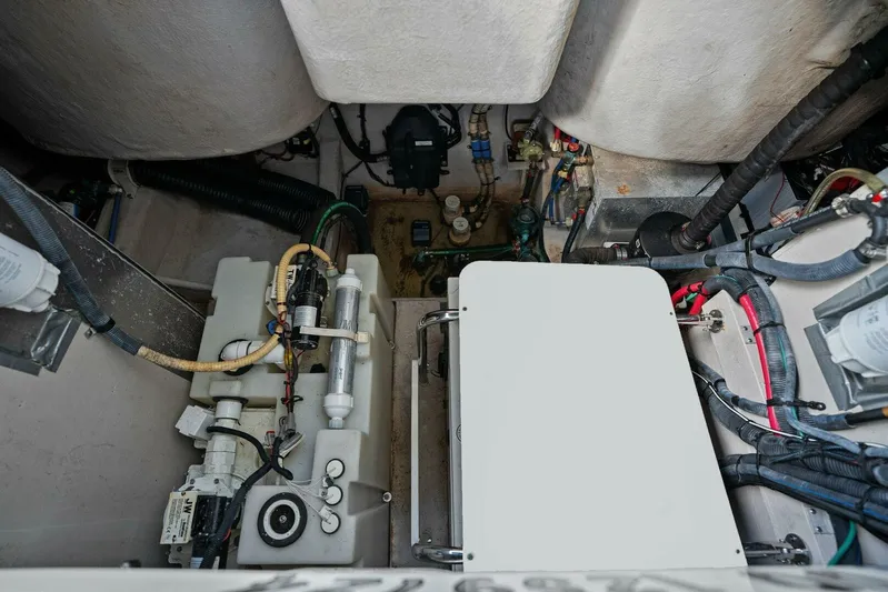 Lil Sea Sass Yacht Photos Pics 2014 Sea Ray 370 Venture (Lil Sea Sass)-Generator