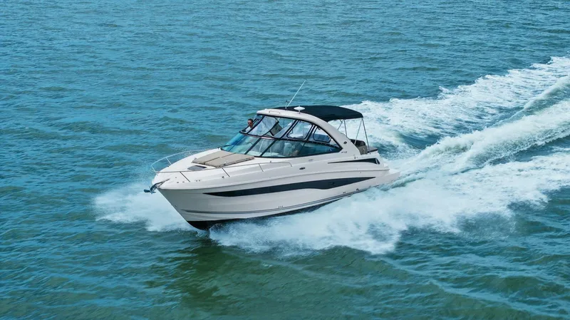 Lil Sea Sass Yacht Photos Pics 2014 Sea Ray 370 Venture (Lil Sea Sass)-Profile Bow 3/4 Port