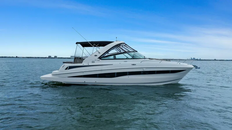 Lil Sea Sass Yacht Photos Pics 2014 Sea Ray 370 Venture (Lil Sea Sass)-Profile