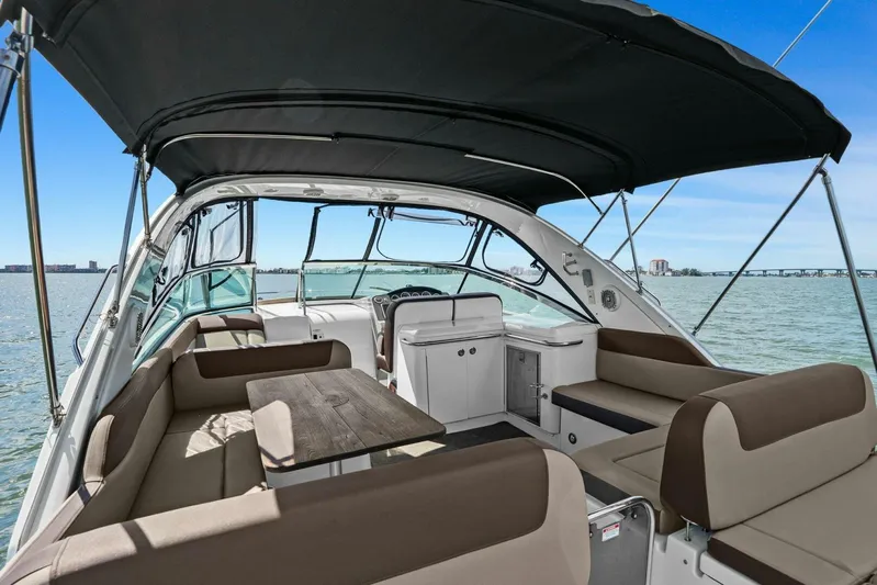 Lil Sea Sass Yacht Photos Pics 2014 Sea Ray 370 Venture (Lil Sea Sass)-Cockpit