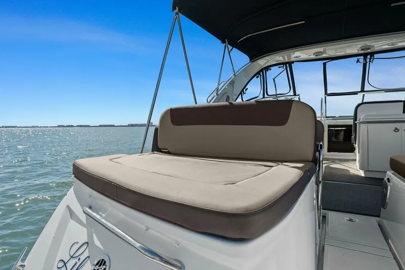 Lil Sea Sass Yacht Photos Pics 2014 Sea Ray 370 Venture (Lil Sea Sass)-Cockpit