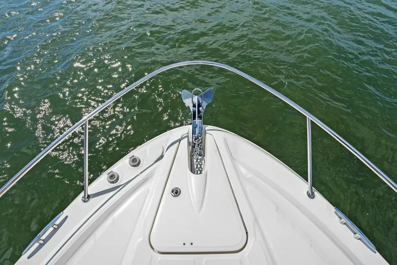 Lil Sea Sass Yacht Photos Pics 2014 Sea Ray 370 Venture (Lil Sea Sass)-Windlass