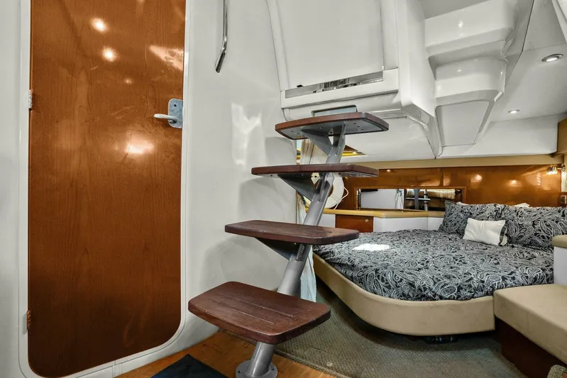 Lil Sea Sass Yacht Photos Pics 2014 Sea Ray 370 Venture (Lil Sea Sass)-Cabin