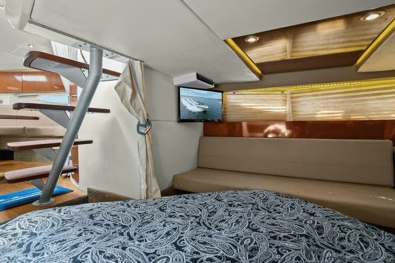 Lil Sea Sass Yacht Photos Pics 2014 Sea Ray 370 Venture (Lil Sea Sass)-Cabin