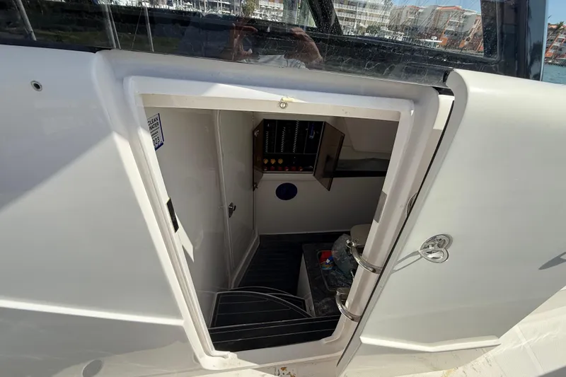  Yacht Photos Pics 2020 Streamline 45 boat cabin entrance with visible control panel and clean interior.