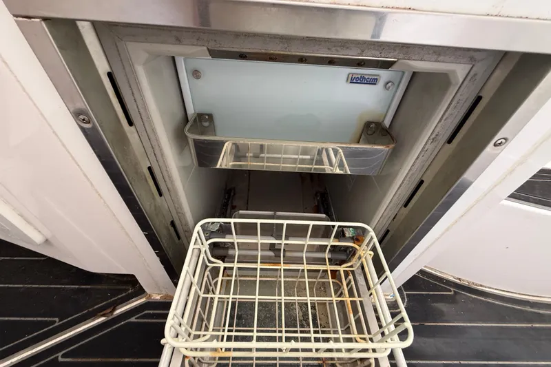  Yacht Photos Pics Open Streamline 45 appliance with visible interior compartments, 2020 model.