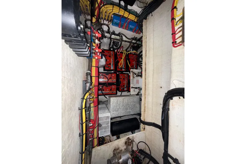  Yacht Photos Pics Electrical system of a 2020 Streamline 45, featuring organized wiring and components.