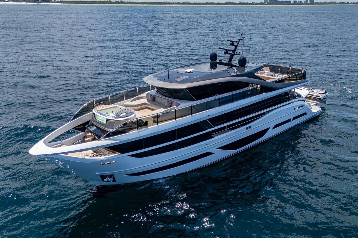 2022 Princess 95 