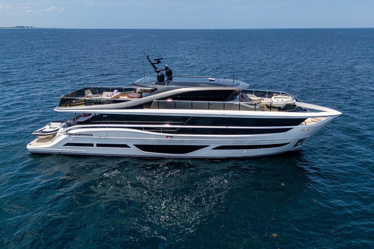 2022 Princess 95 