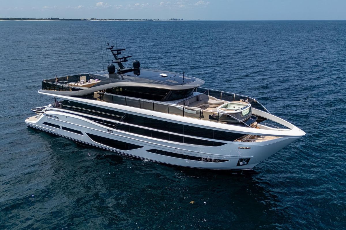 2022 Princess 95 