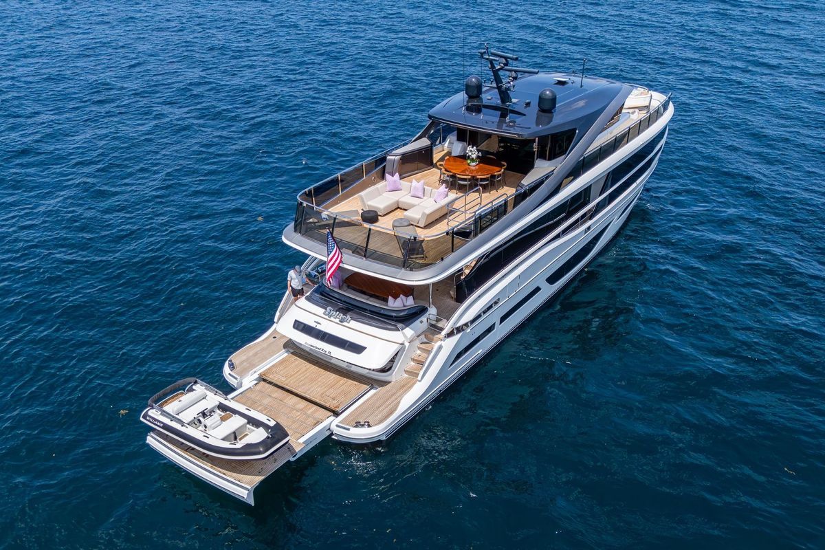 2022 Princess 95 