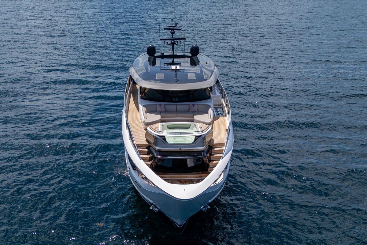 2022 Princess 95 