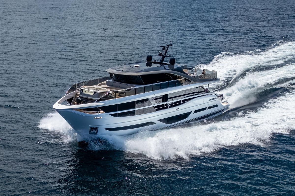 2022 Princess 95 