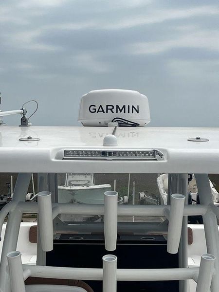 2022 Twin Vee 340 Center Console GFX