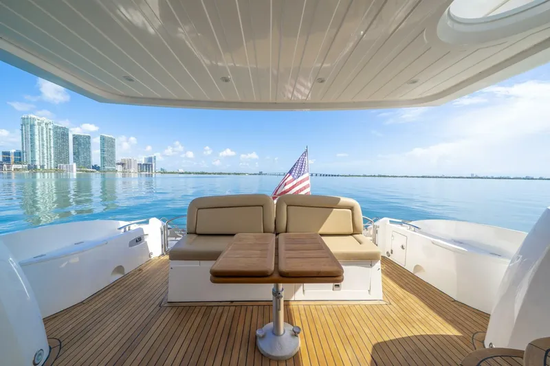  Yacht Photos Pics 2011 Sunseeker Manhattan 52 - Image 16