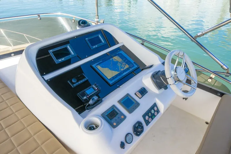  Yacht Photos Pics 2011 Sunseeker Manhattan 52 - Image 40