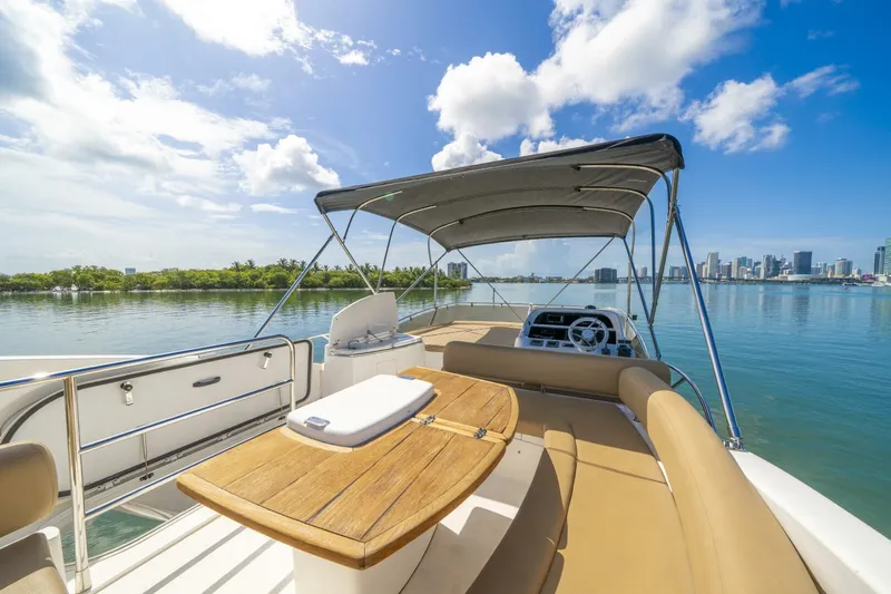  Yacht Photos Pics 2011 Sunseeker Manhattan 52 - Image 36