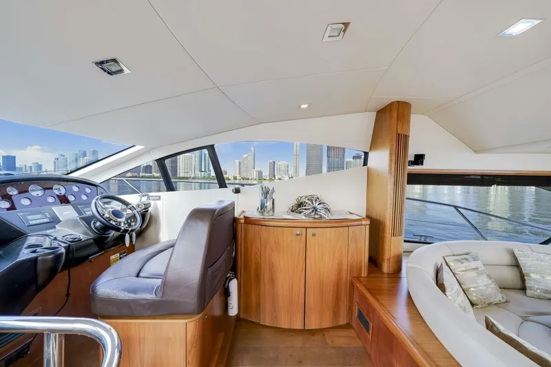  Yacht Photos Pics 2011 Sunseeker Manhattan 52 - Image 23