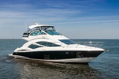 Cruisers Yachts 477 Sport Sedan