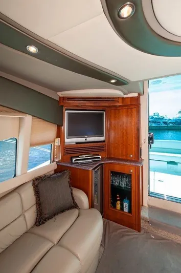 Knot Fair Yacht Photos Pics 2006 47 Cruisers Yachts SS - Salon