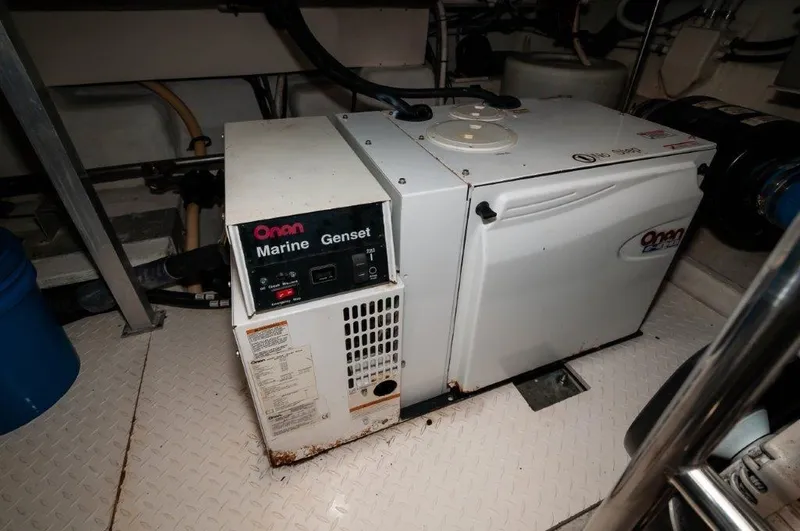 Knot Fair Yacht Photos Pics 2006 47 Cruisers Yachts SS - Generator