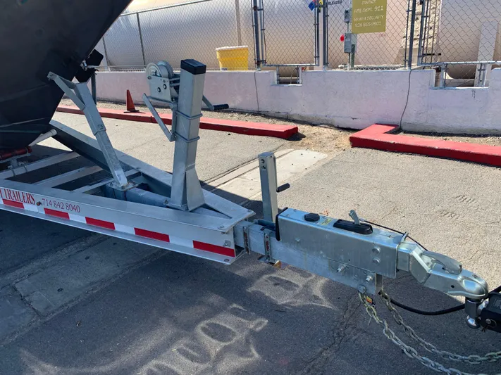 Shaka Yacht Photos Pics Trailer hitch of a 2002 Fountain 38 CC Tournament Edition boat.