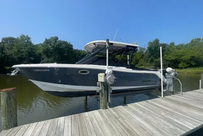 Robalo R317 Dual Console