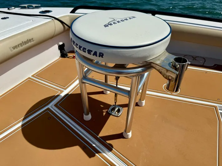  Yacht Photos Pics 2022 Everglades 273cc - Image 27