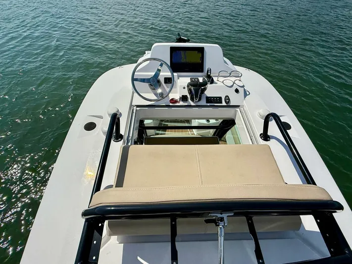  Yacht Photos Pics 2022 Everglades 273cc - Image 22