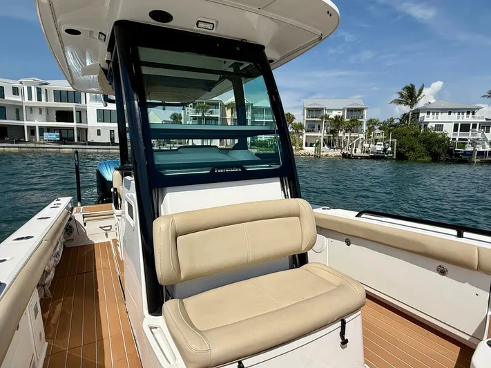  Yacht Photos Pics 2022 Everglades 273cc - Image 28
