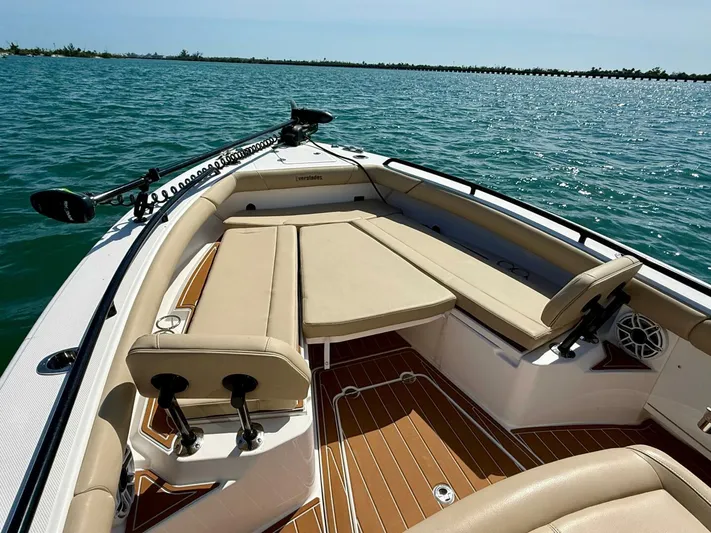  Yacht Photos Pics 2022 Everglades 273cc - Image 25