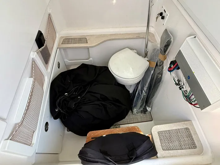  Yacht Photos Pics 2022 Everglades 273cc - Image 32